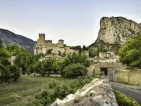 Vers St Jean - Chateaux de Baulx
