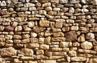 Initiation mur en pierre s&egrave;che &copy;freepik