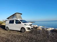 spot_van_amenage_bord_de_mer_location_gvan_g_van_toit_relevable_5_places_road_trip_week_end_vacance &copy; Ali&eacute;nor AUGUSTE-BOUFFART
