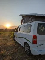 van_amenage_gvan_location_toit_relevable_vue_panoramique_road_trip_nature_france_montpellier &copy; Ali&eacute;nor AUGUSTE-BOUFFART