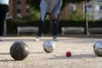 elderly-friends-playing-petanque(1) &copy;freepik